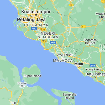 Map showing location of Kuala Sungai Baru (2.359400, 102.035300)